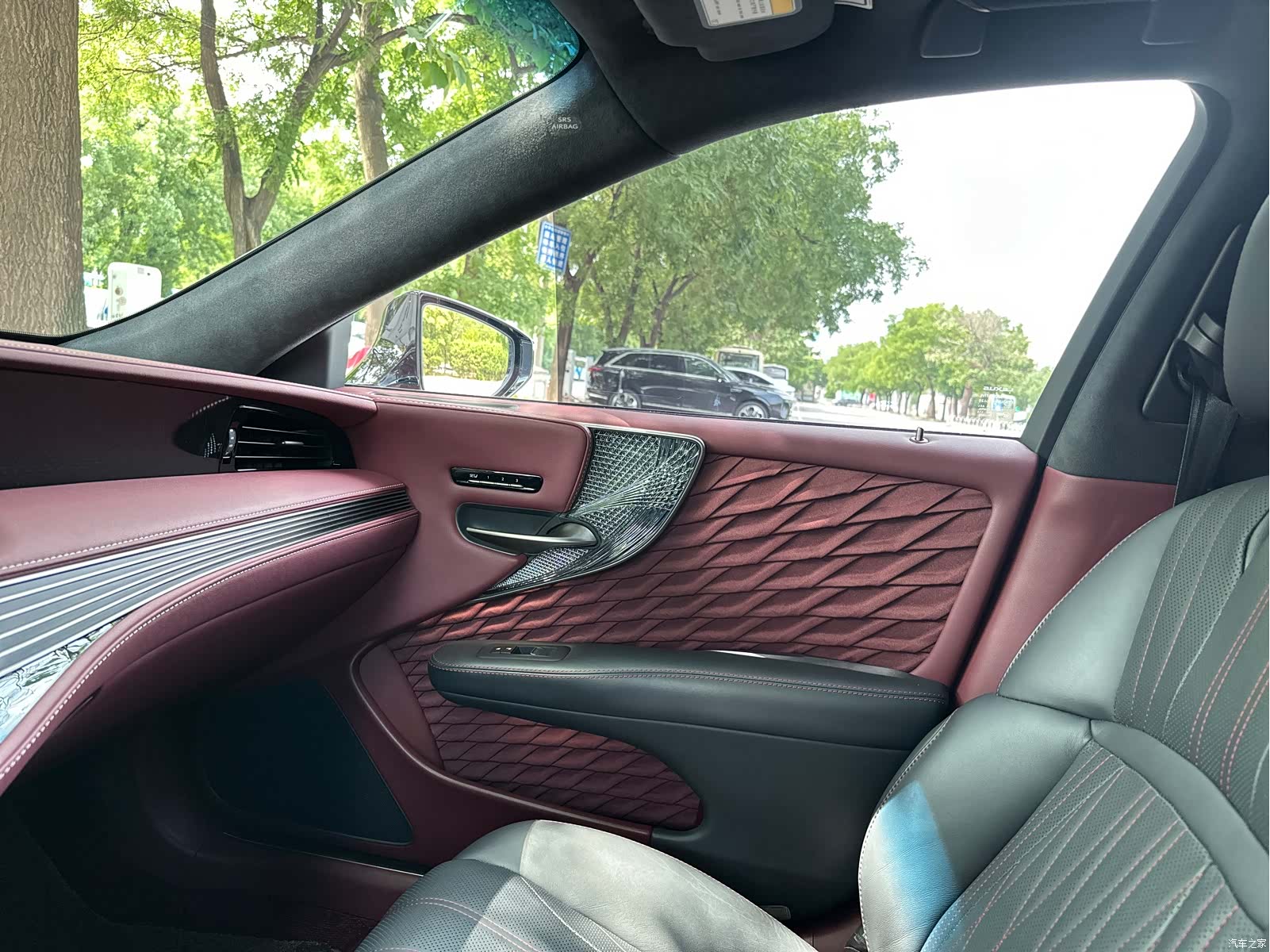 Lexus LS, 2021 31