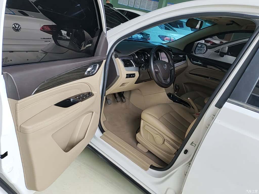 Wuling 730, 2018 16