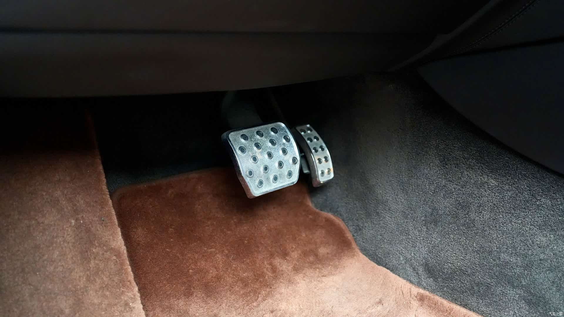 Bentley Flying Spur, 2011 7