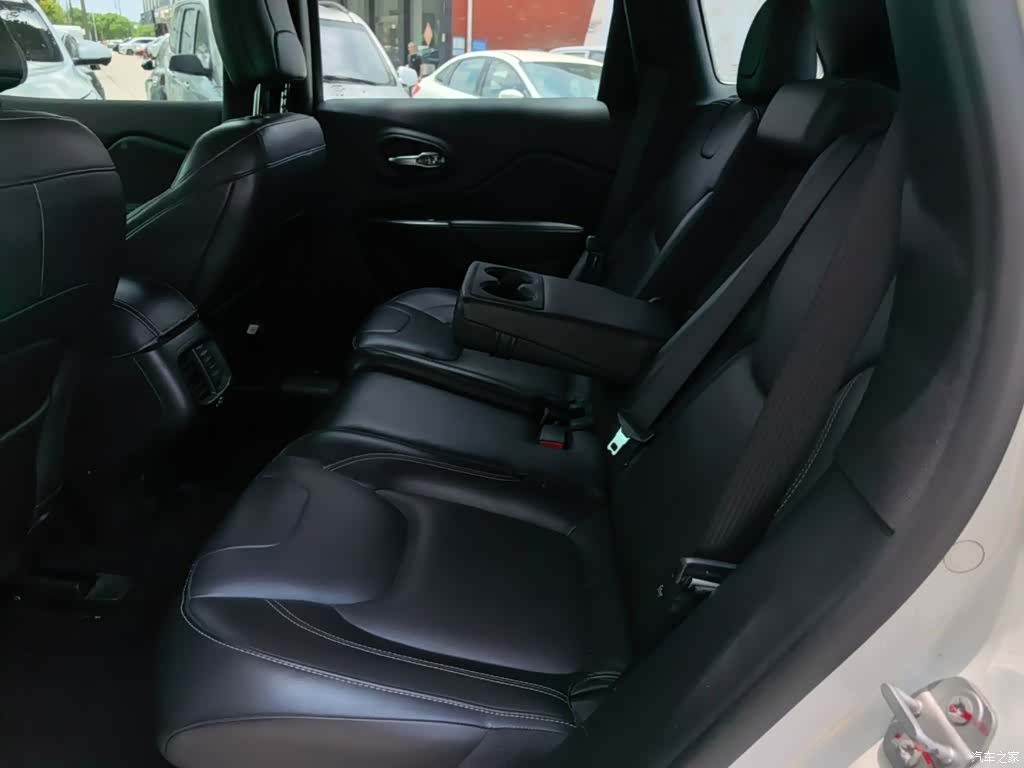 Jeep Cherokee, 2017 17
