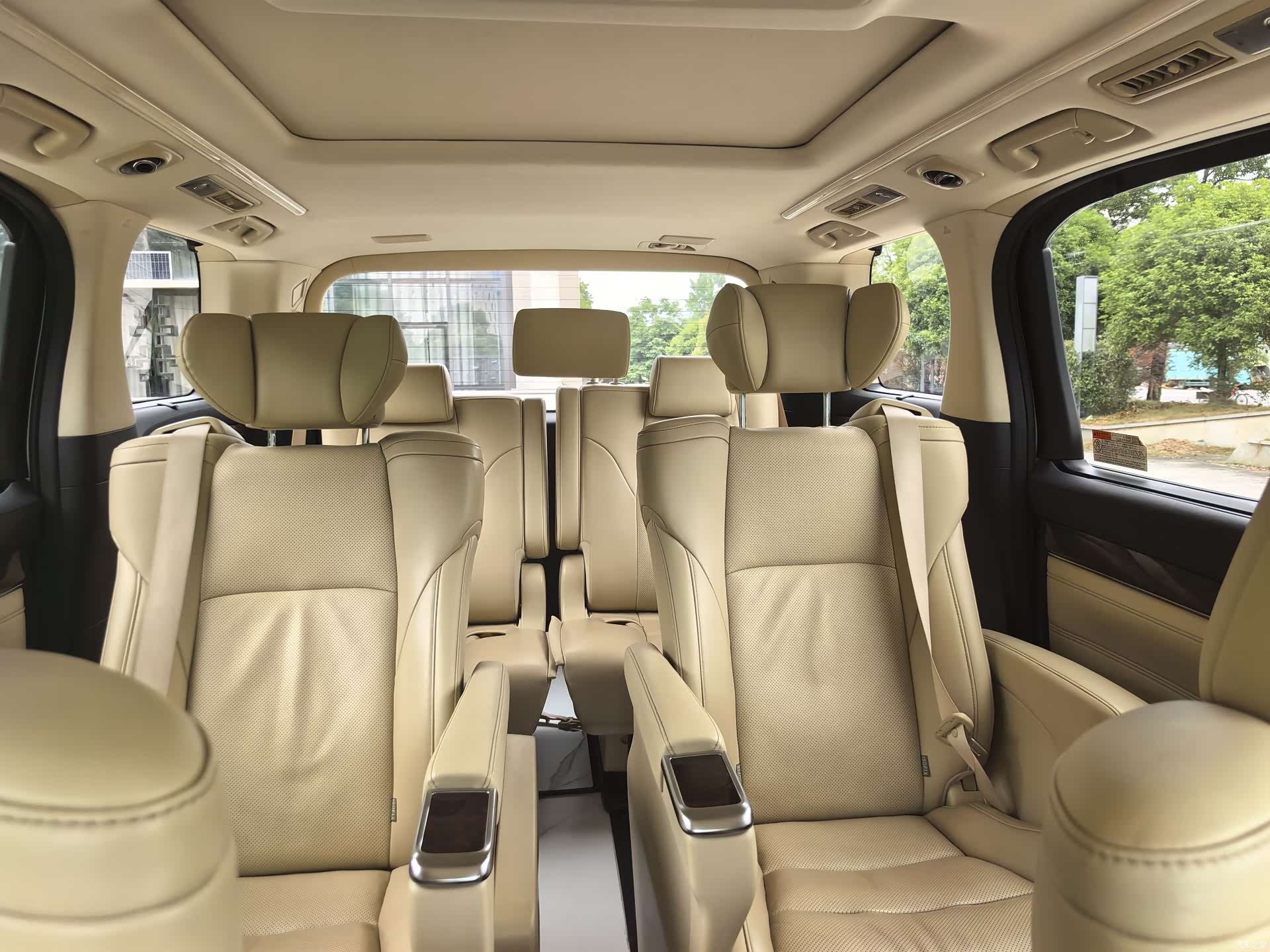 Toyota Alphard, 2018 12