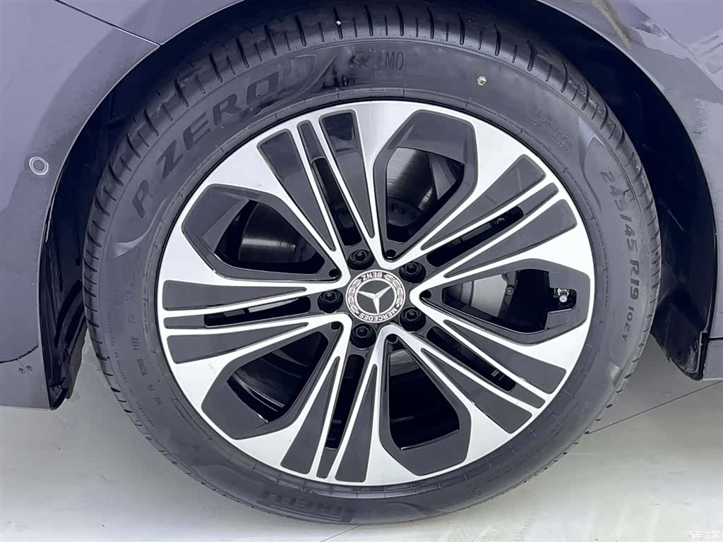 Mercedes-Benz E-Class, 2024 12