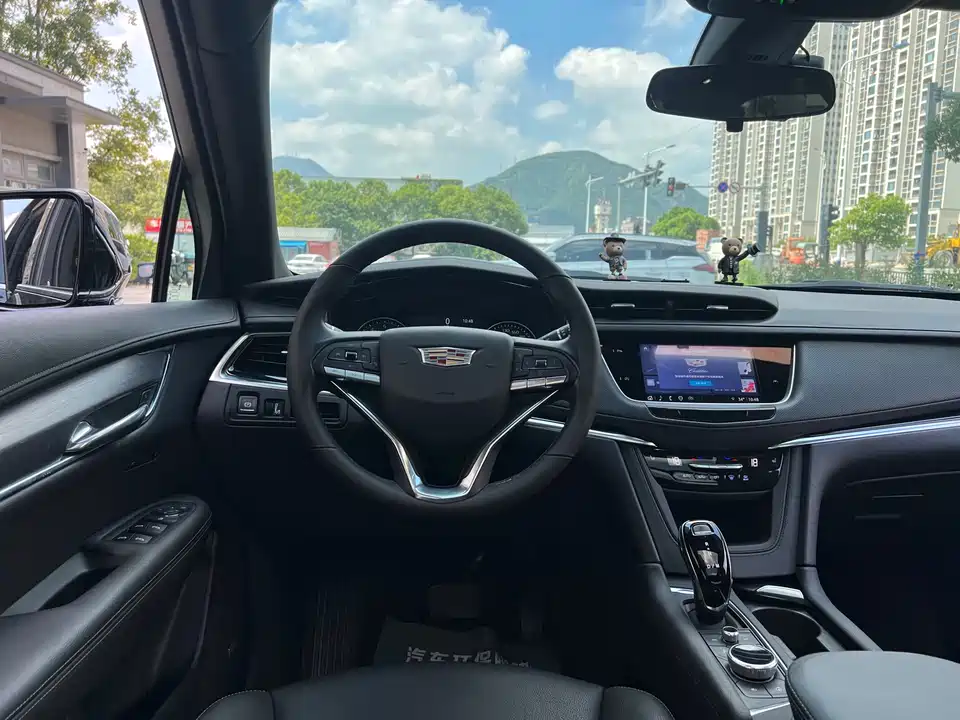 Cadillac XT6