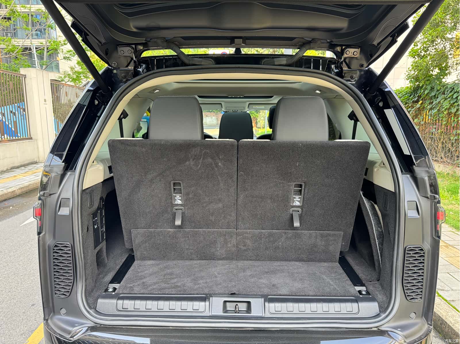 Land Rover Discovery, 2023 24