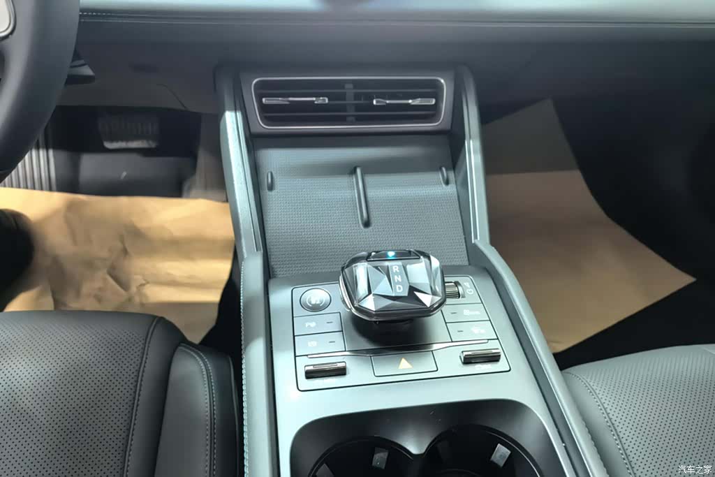 BYD Qin, 2025 16