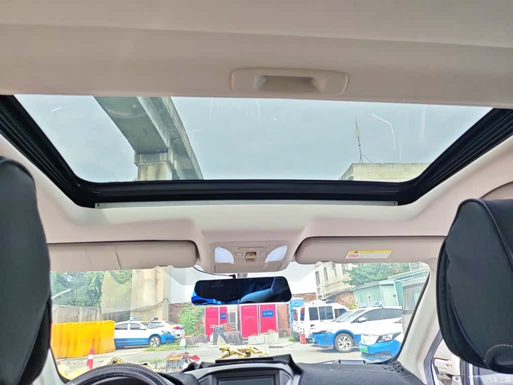DongFeng AX7, 2018 15