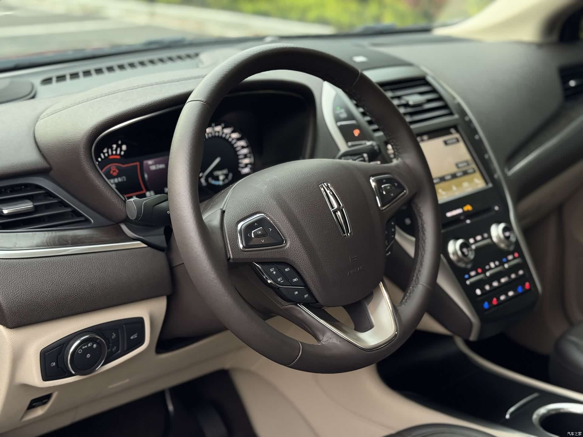 Lincoln MKC, 2020 7