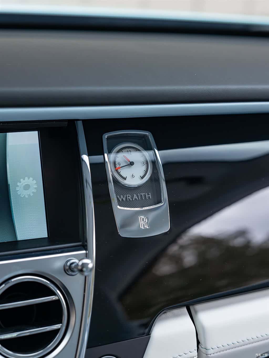 Rolls-Royce Wraith, 2017 16