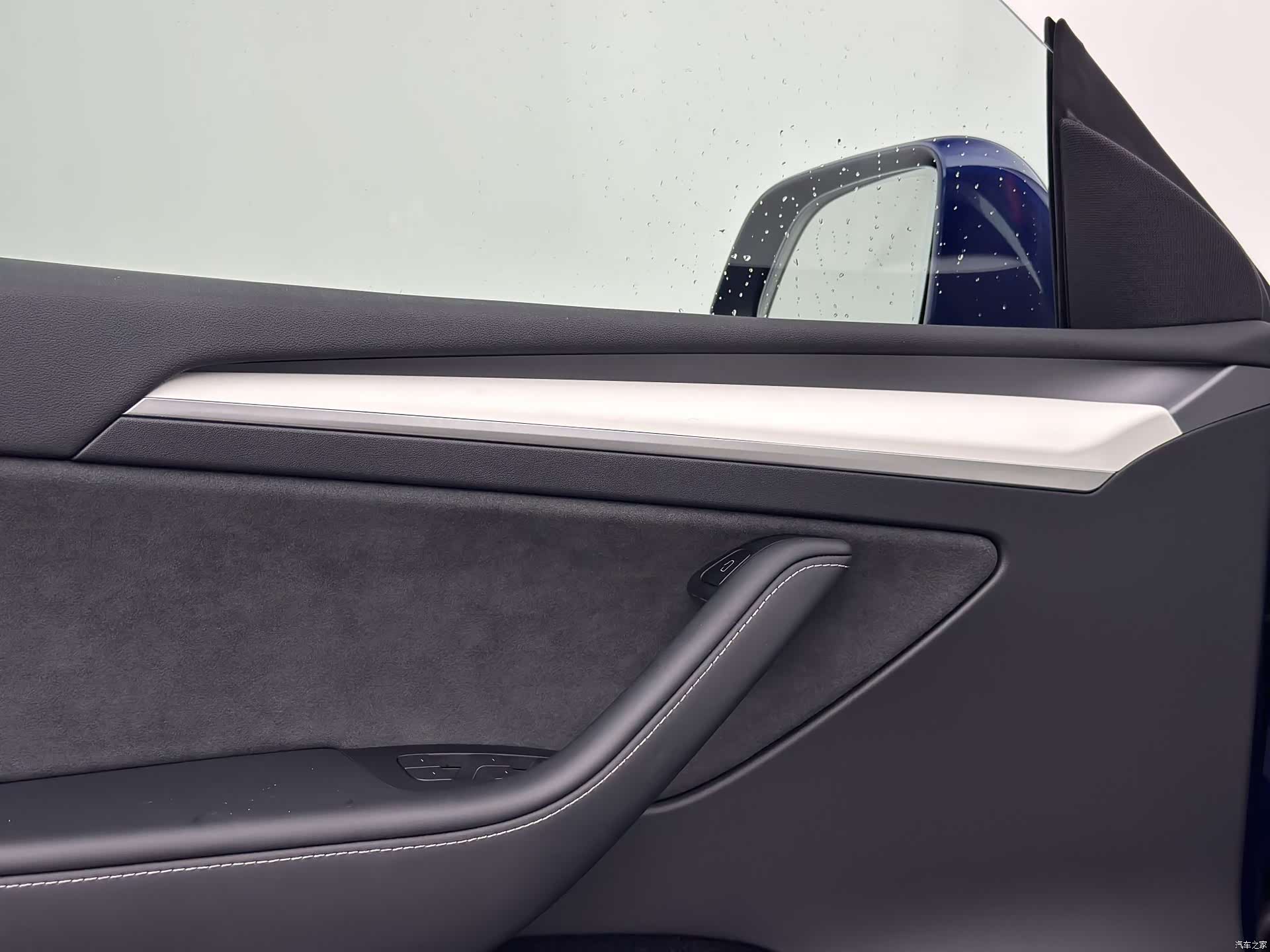Tesla Model Y, 2023 14