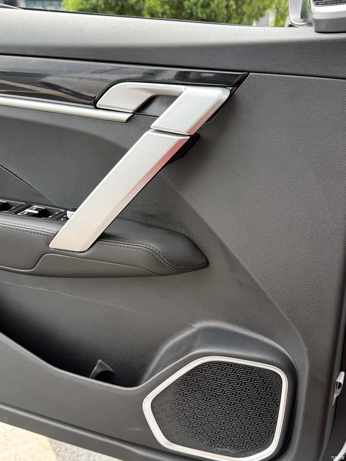 Geely Coolray, 2025 15