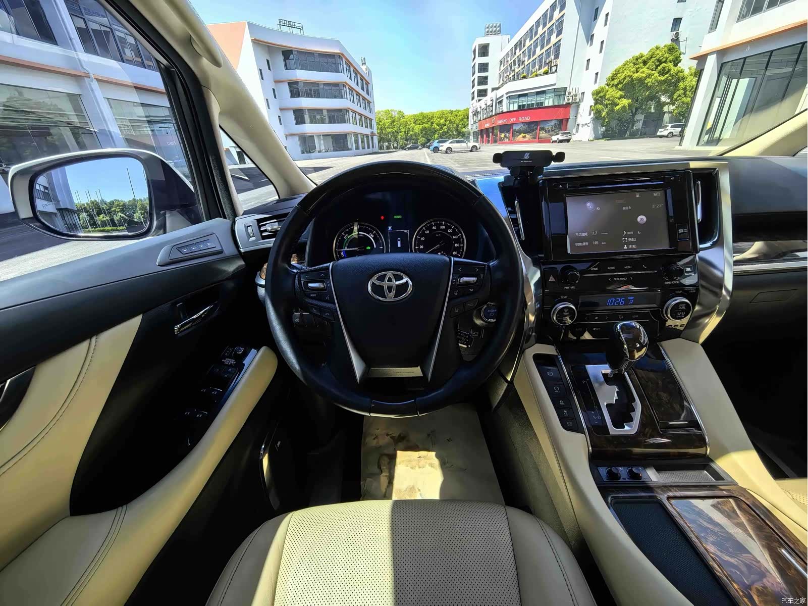 Toyota Alphard, 2019 19