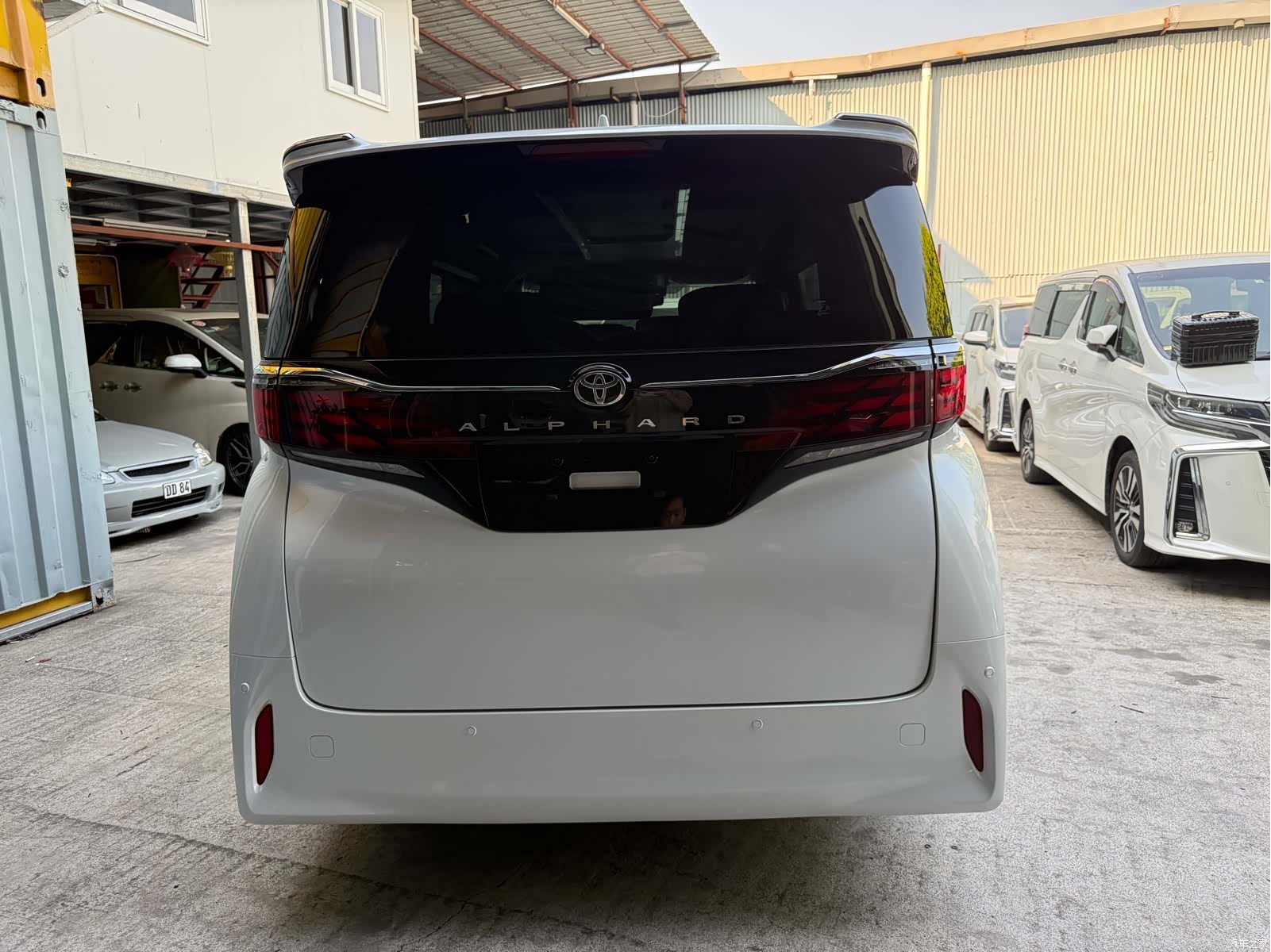 Toyota Alphard, 1900 9