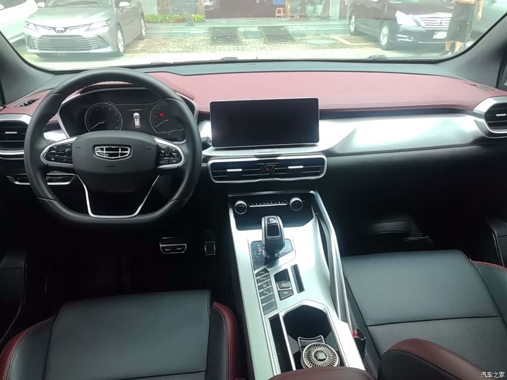 Geely Coolray, 2021 10