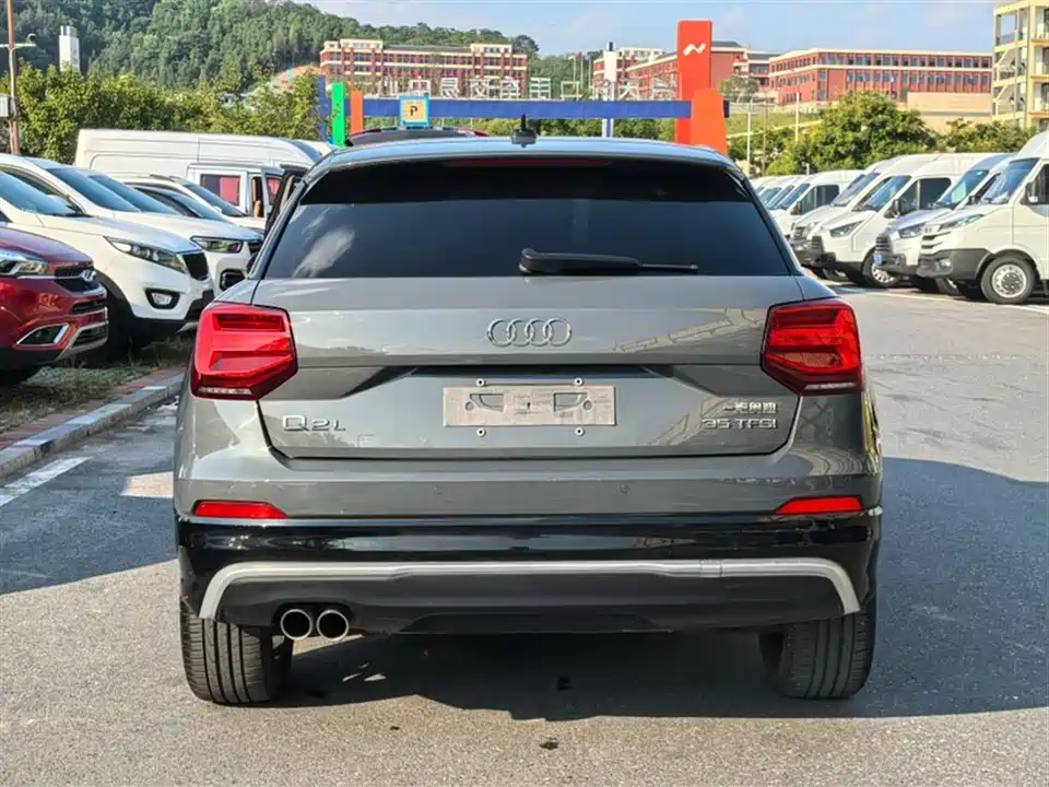 Audi Q2L Audi Q2L