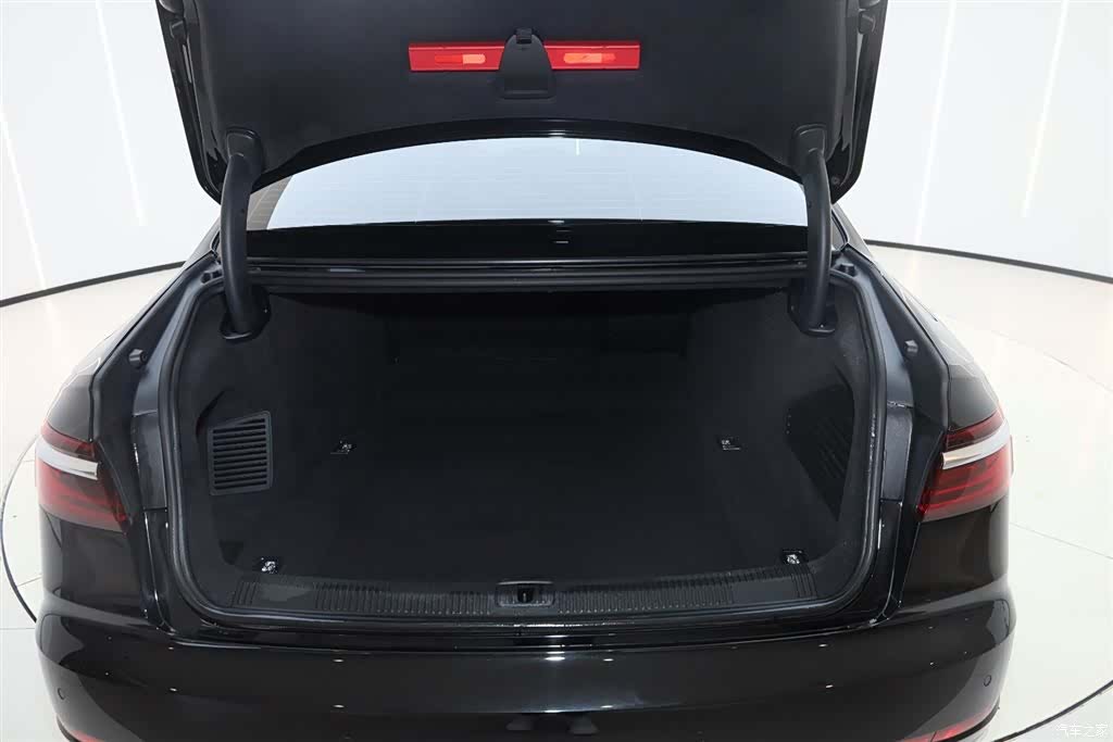 Audi A8L, 2024 10