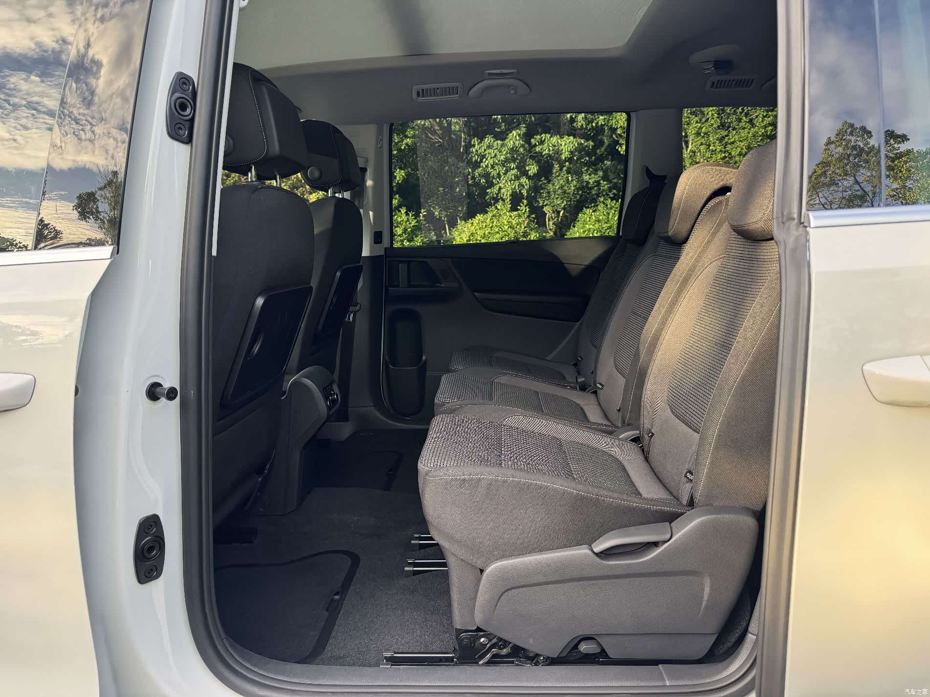Volkswagen Xia, 2017 10