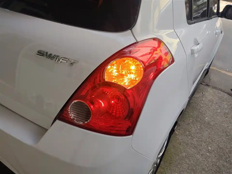 Suzuki Swift Suzuki Swift