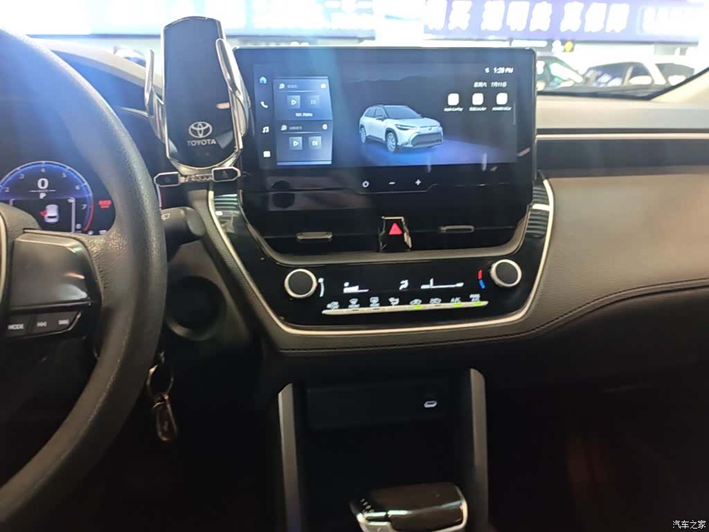 Toyota Frontlander, 2024 13