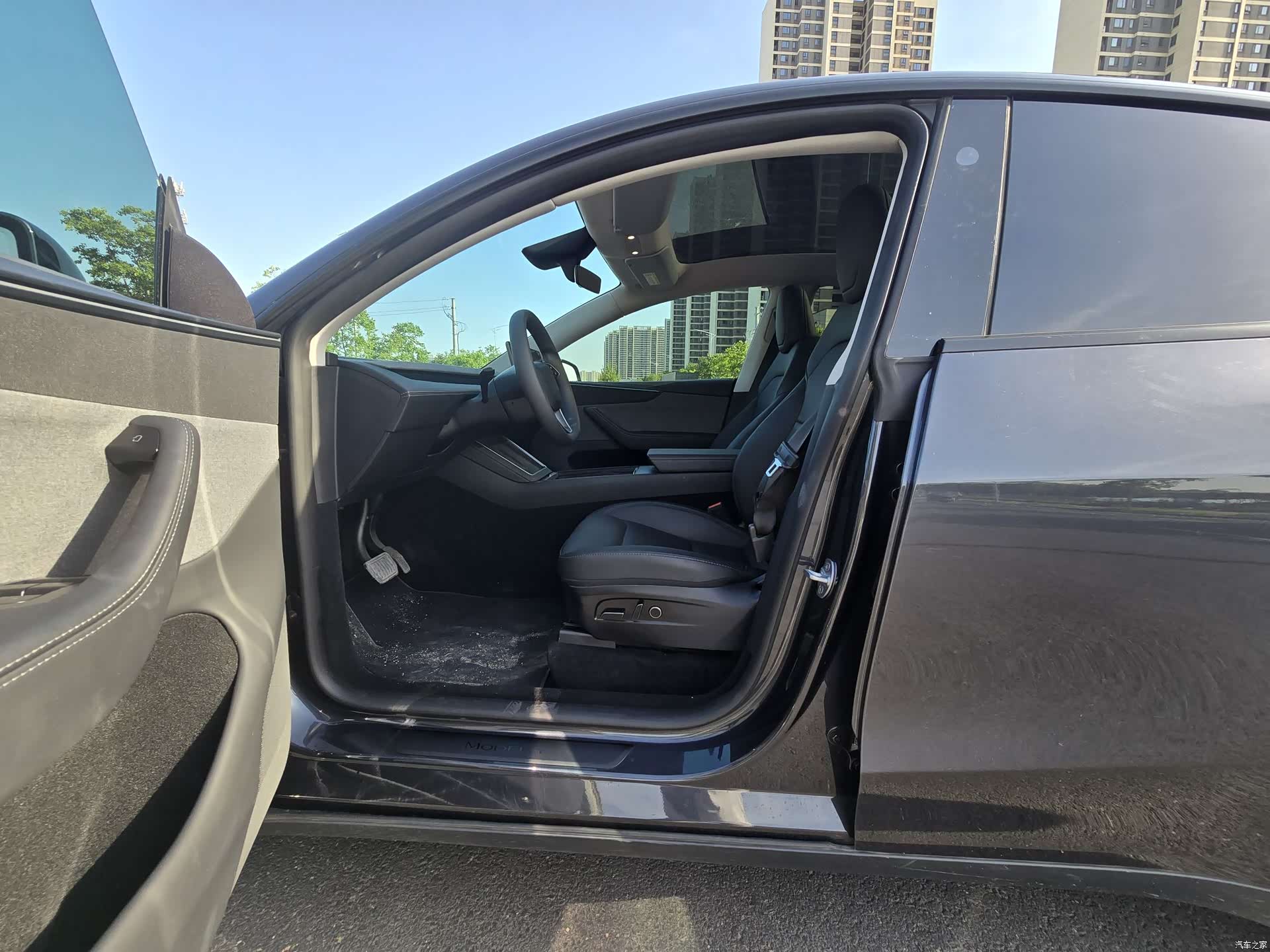 Tesla Model Y, 2025 4