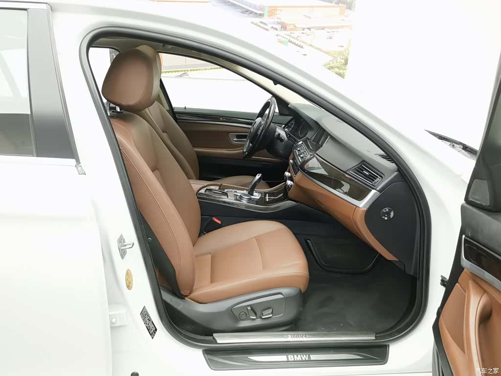 BMW 5 Series, 2017 23
