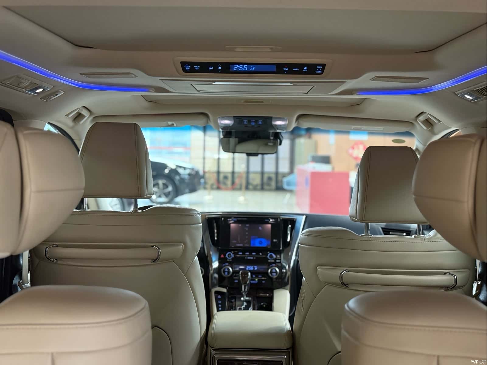 Toyota Alphard, 2019 21