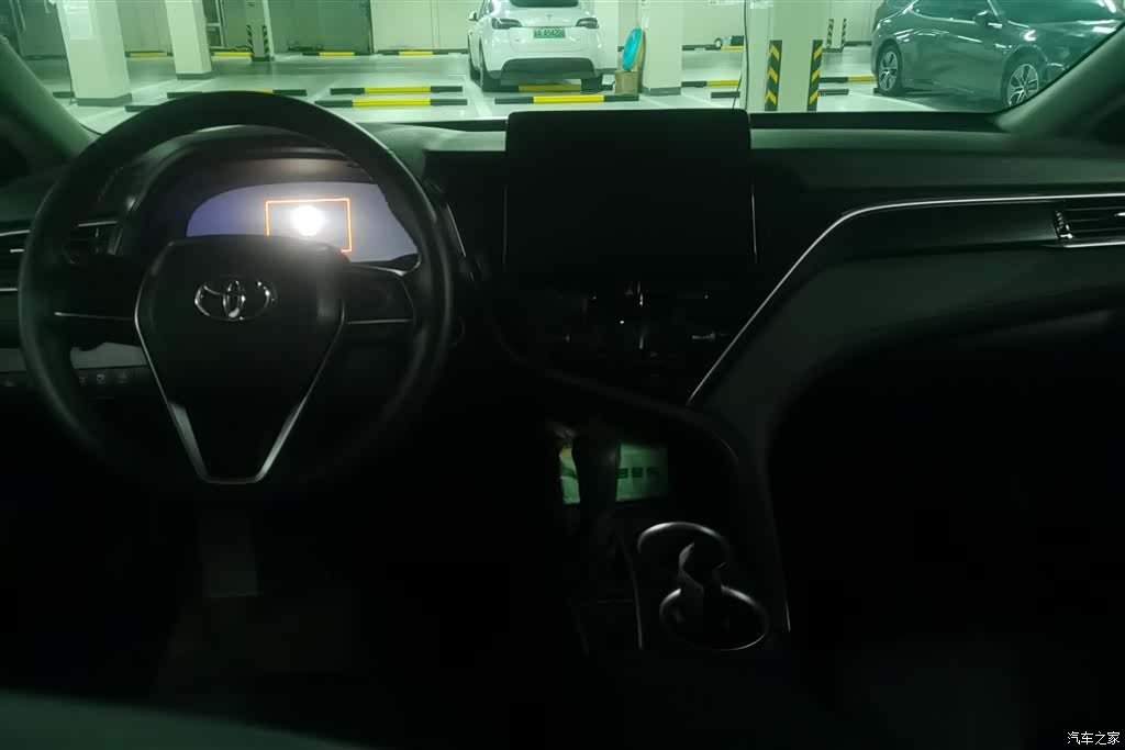 Toyota Camry, 2023 12