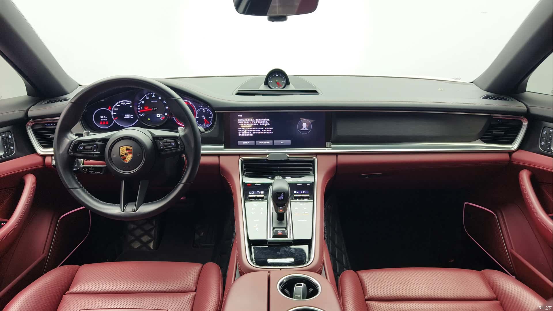 Porsche Panamera, 2023 10