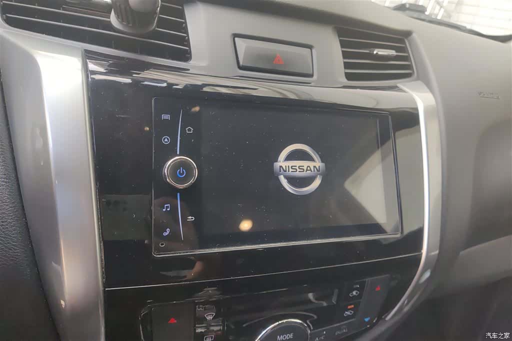Nissan Terra, 2018 13