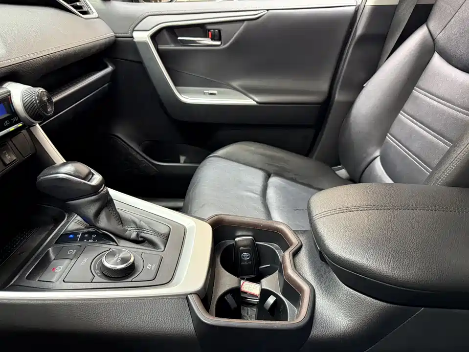 Toyota RAV4 Rongfang