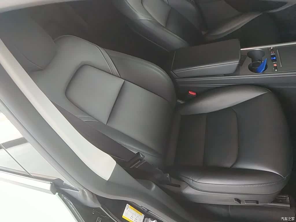 Tesla Model Y, 2021 25