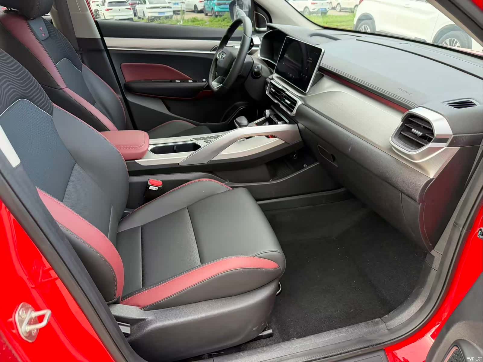 Geely Coolray, 2022 10