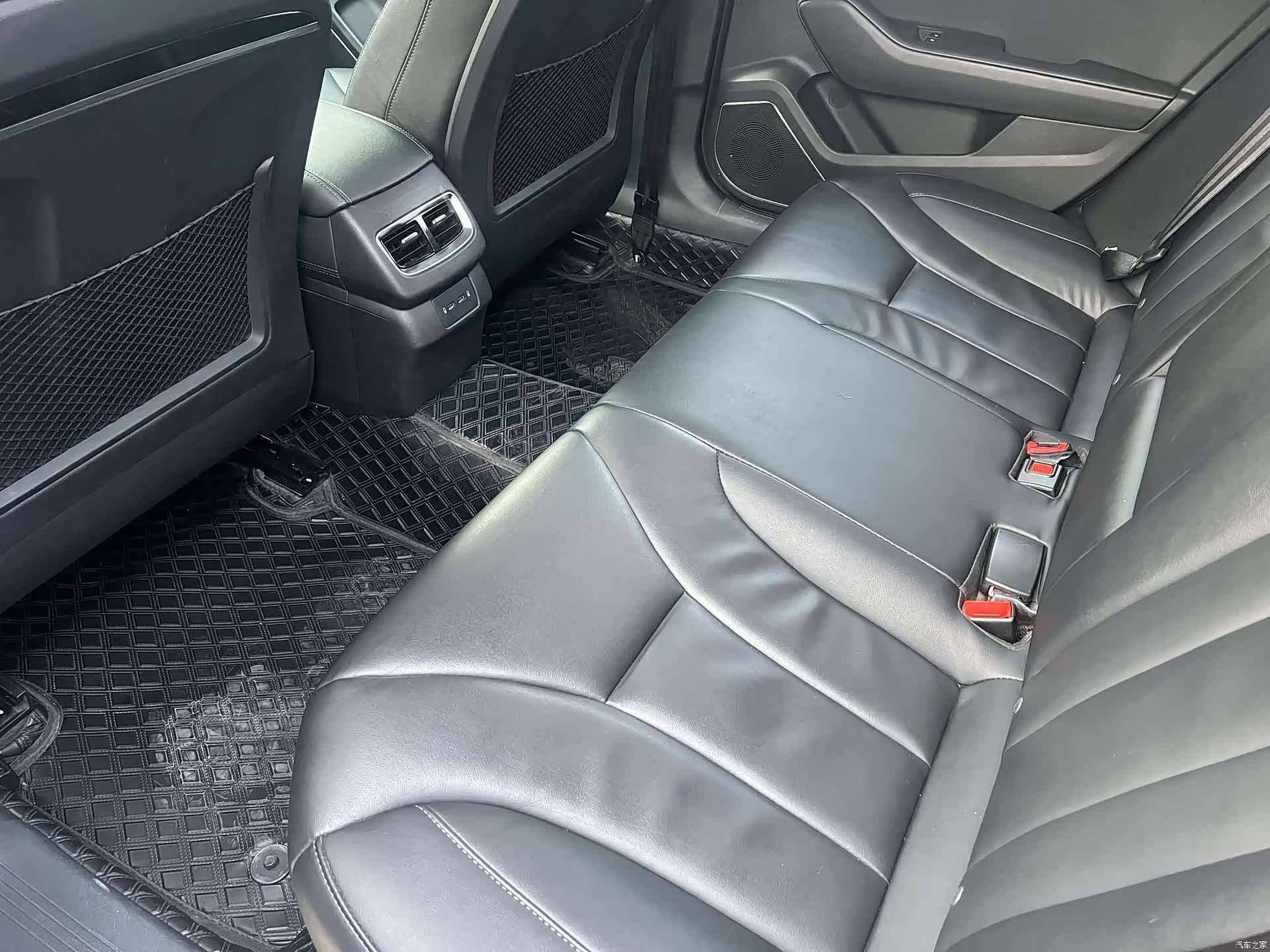 Hongqi H5, 2020 9