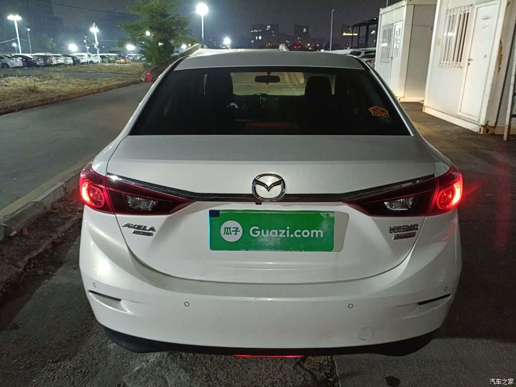 Mazda Mazda3, 2015 6