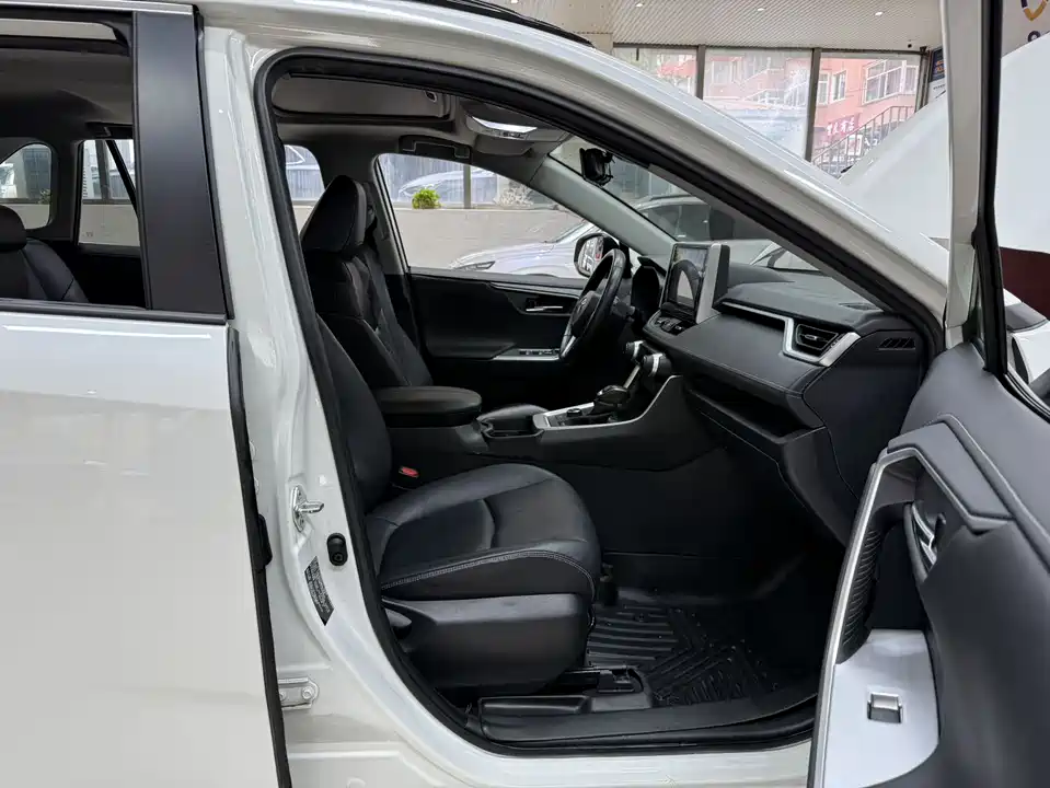 Toyota RAV4 Rongfang