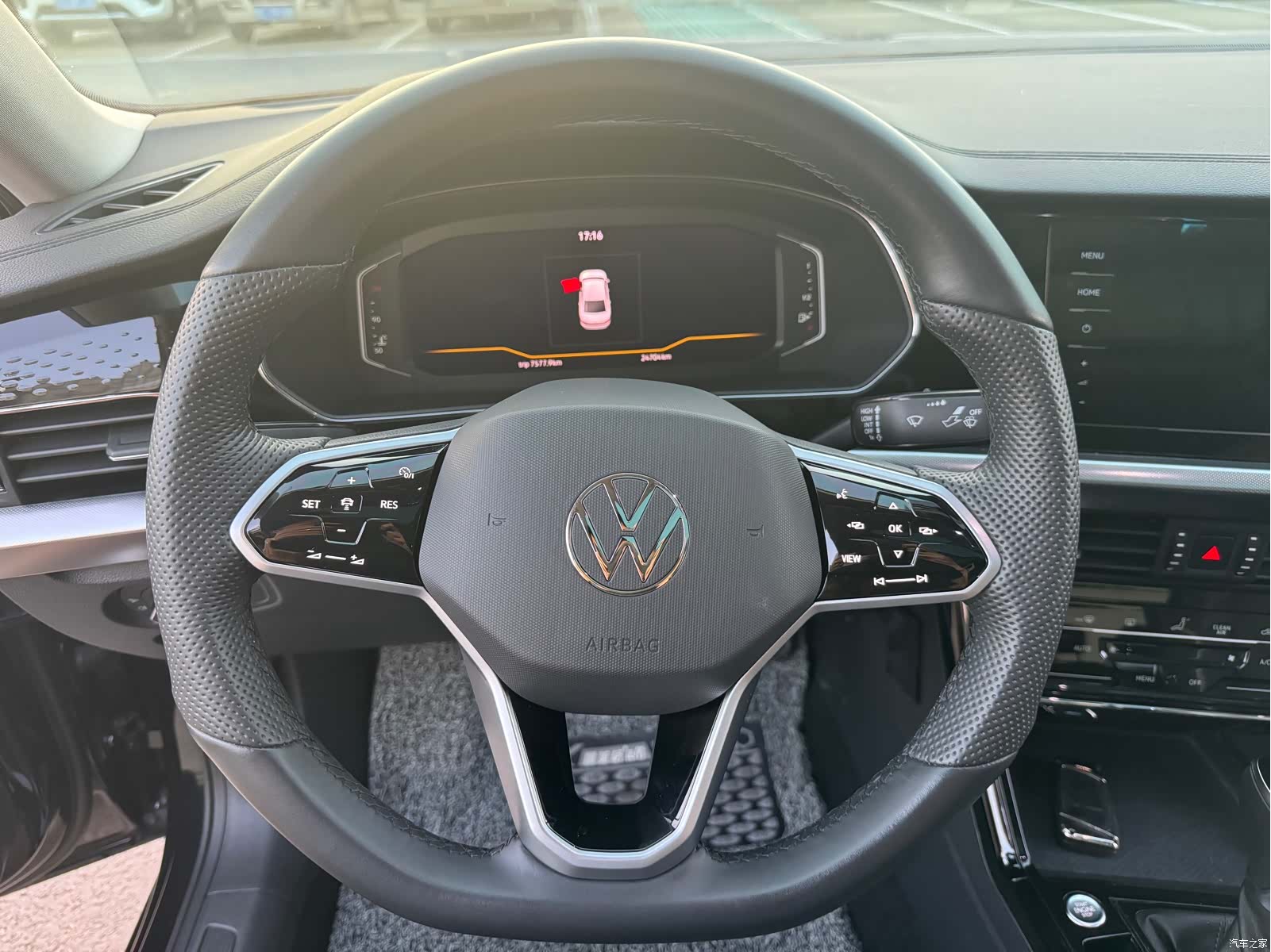 Volkswagen Passat, 2023 12