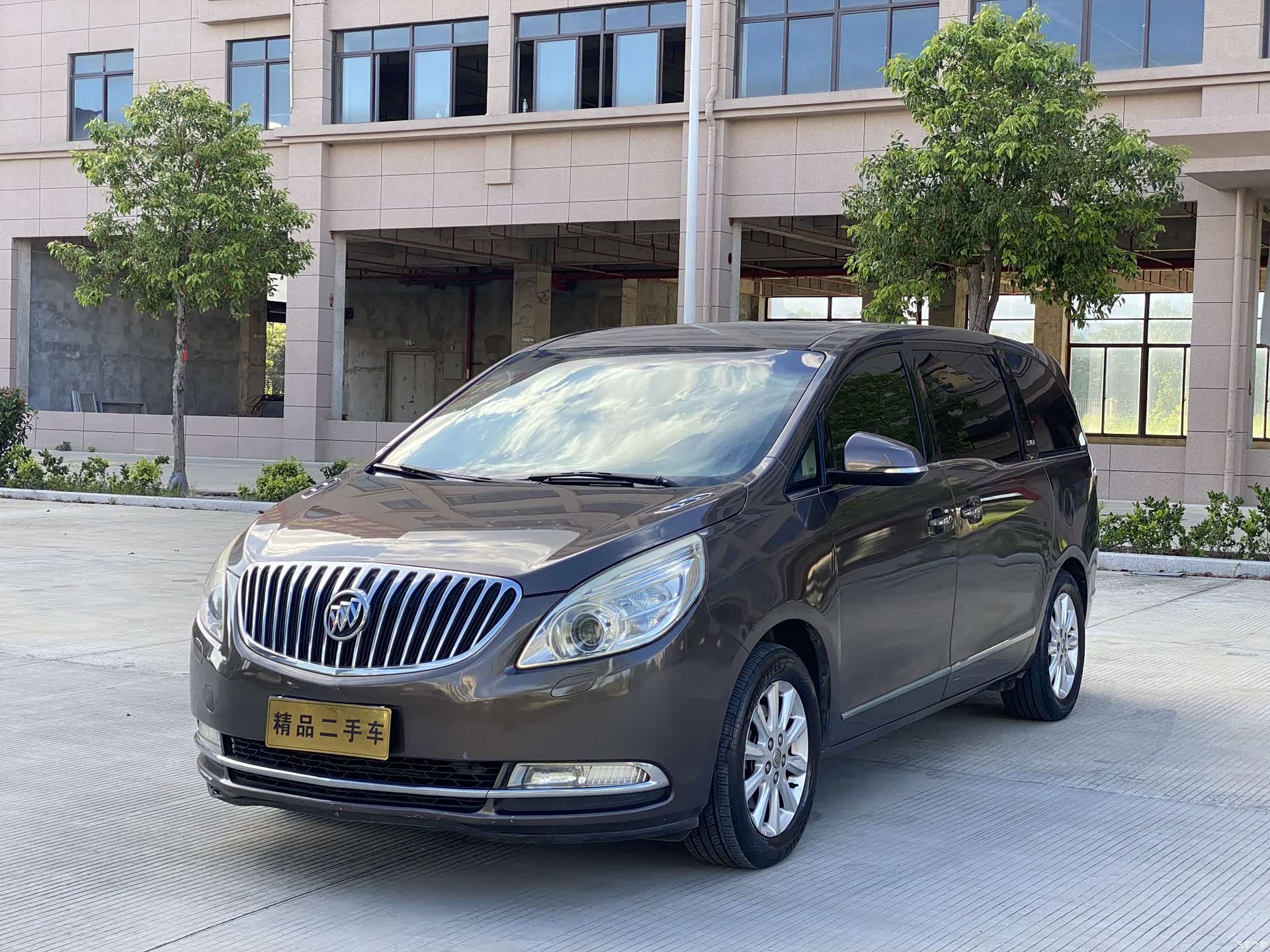 Buick GL8, 2013 1