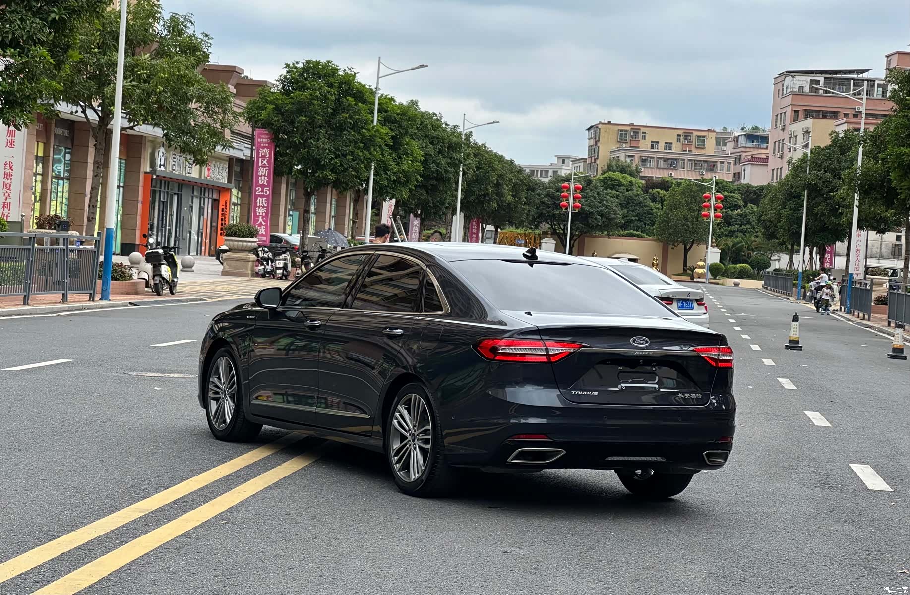 Ford Taurus, 2021 12