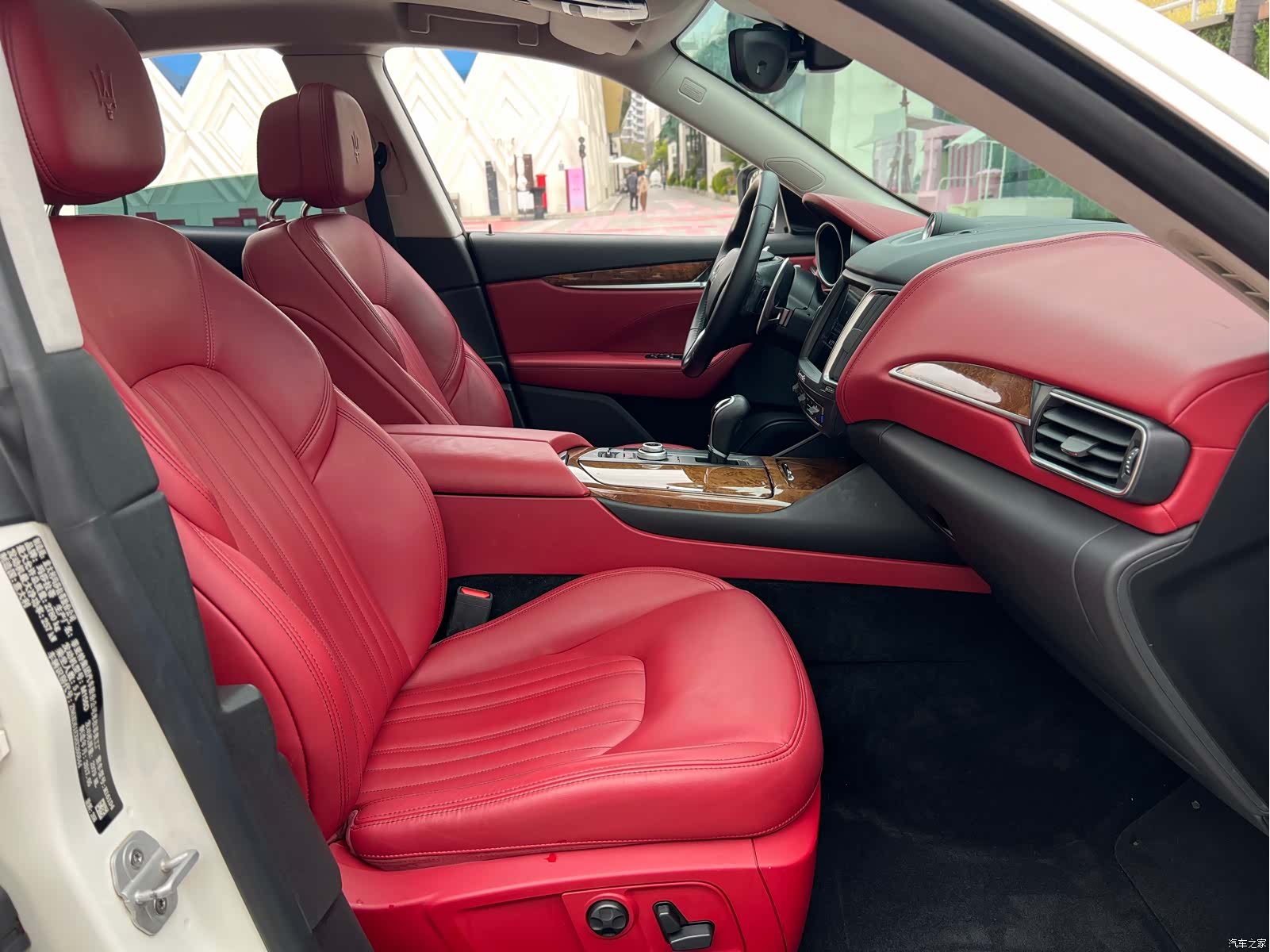 Maserati Levante, 2018 12