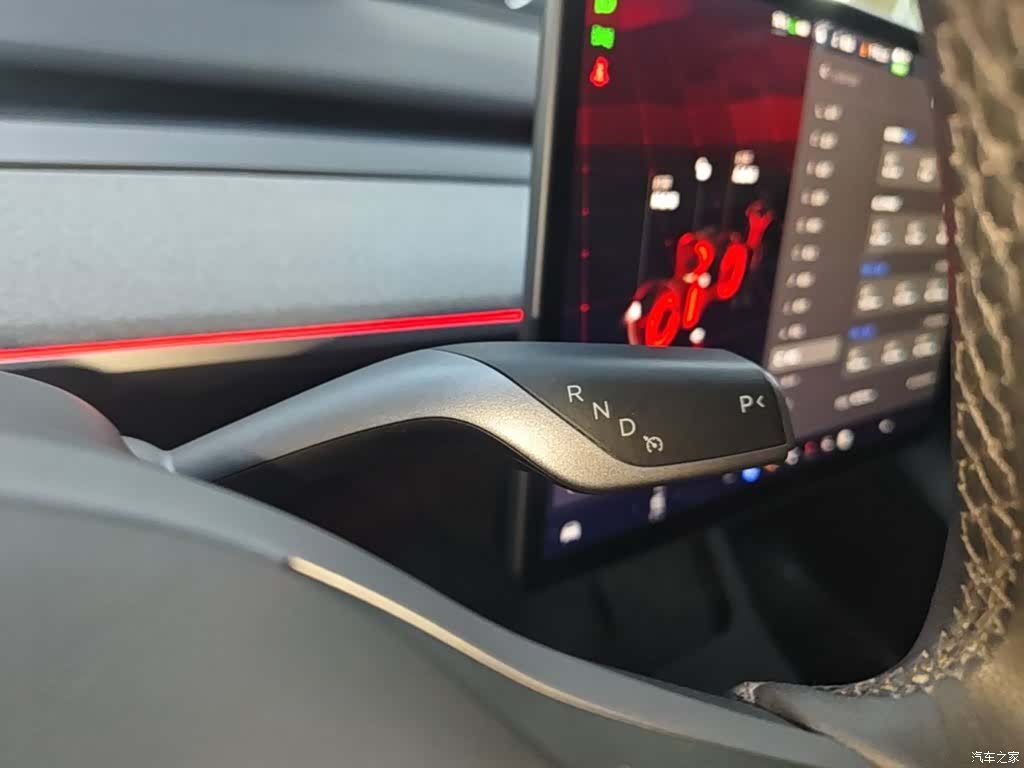 Tesla Model Y, 2024 14