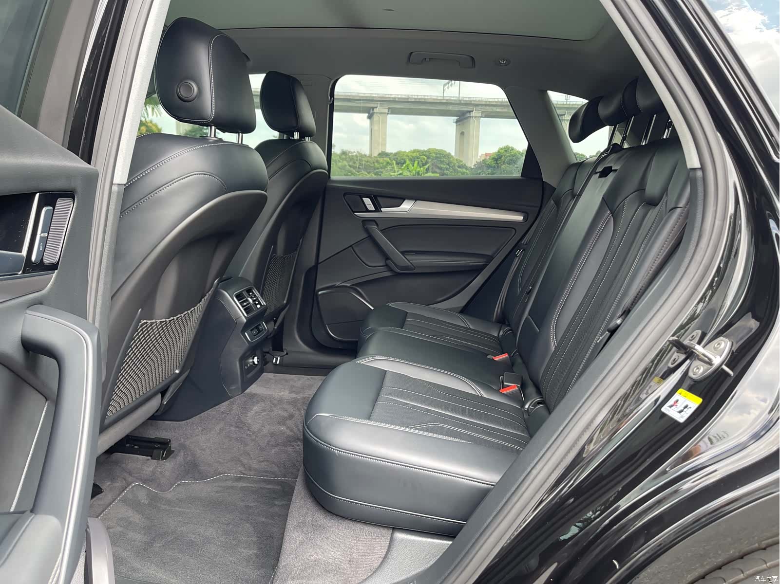 Audi Q5L, 2025 28