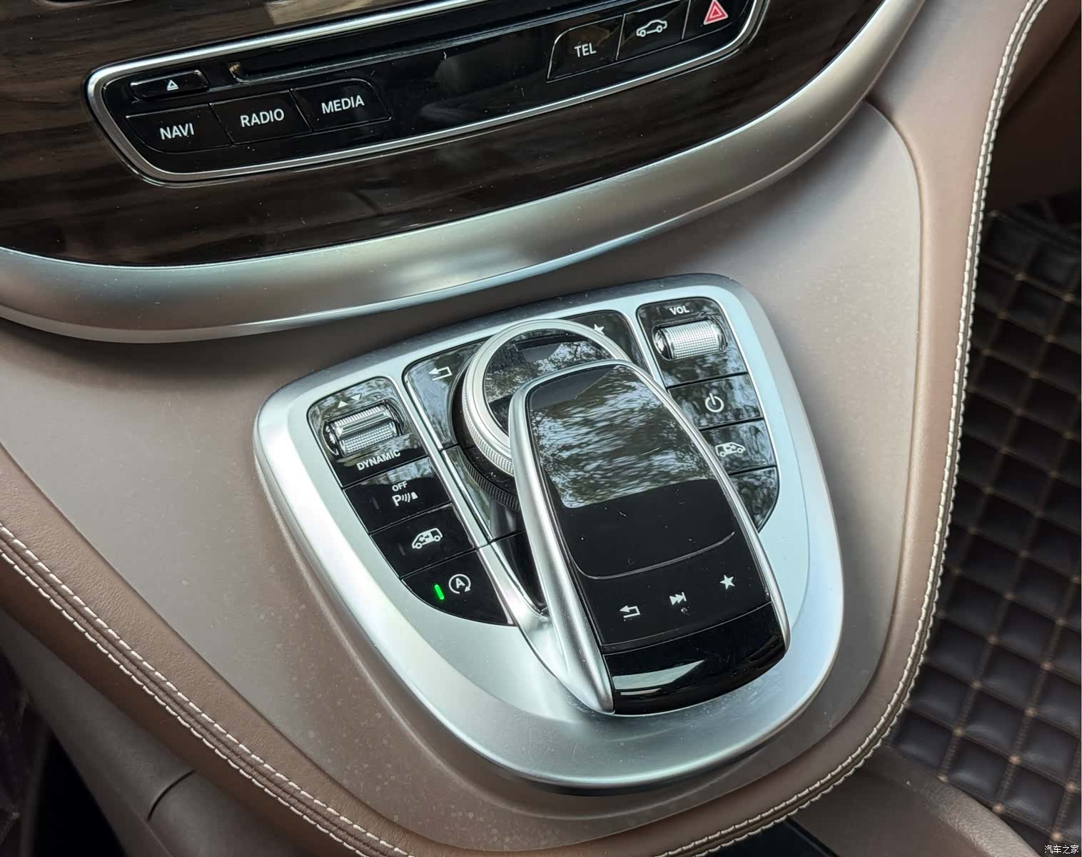 Mercedes-Benz V-Class, 2018 10