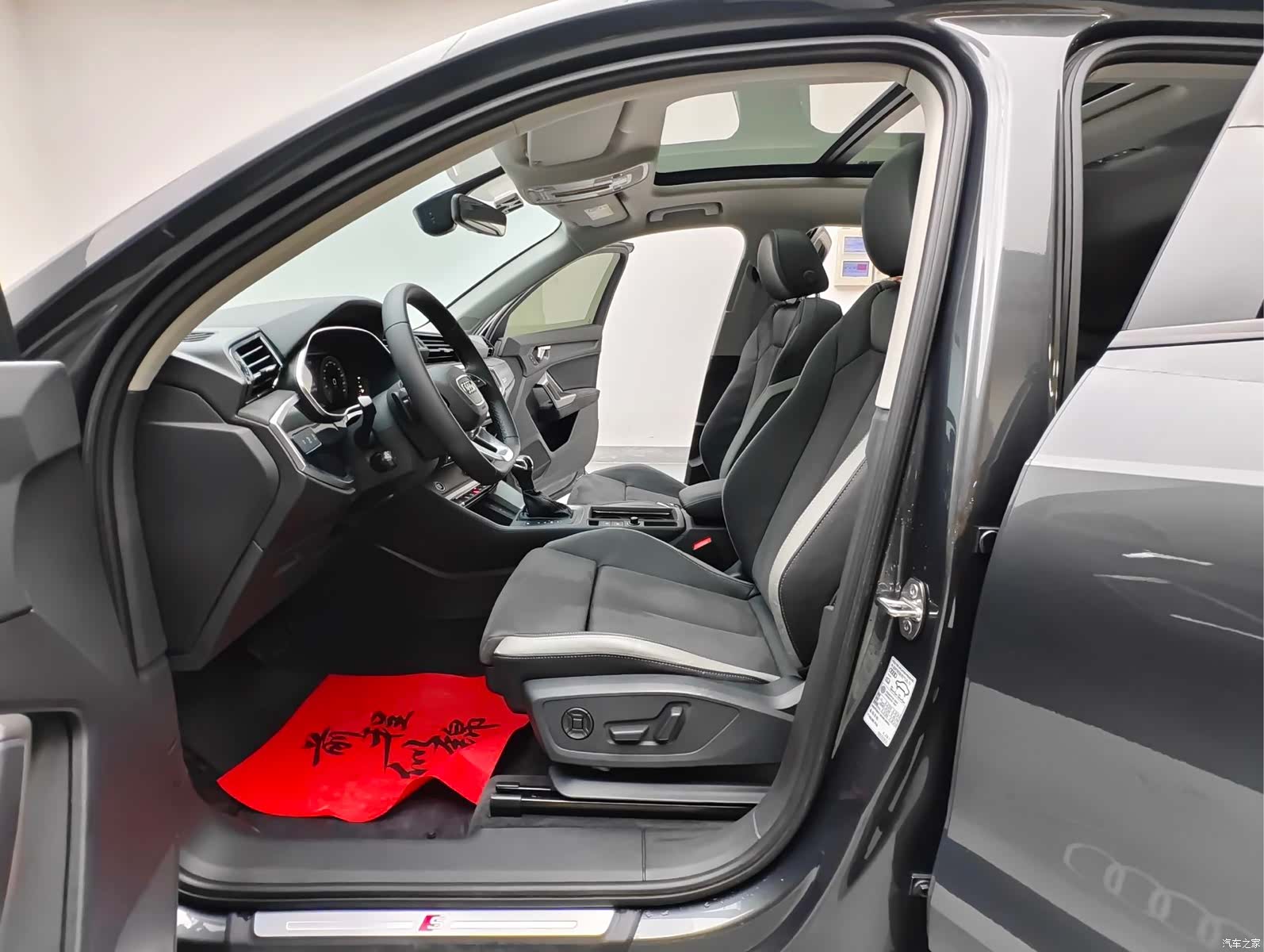 Audi Q3, 2023 10