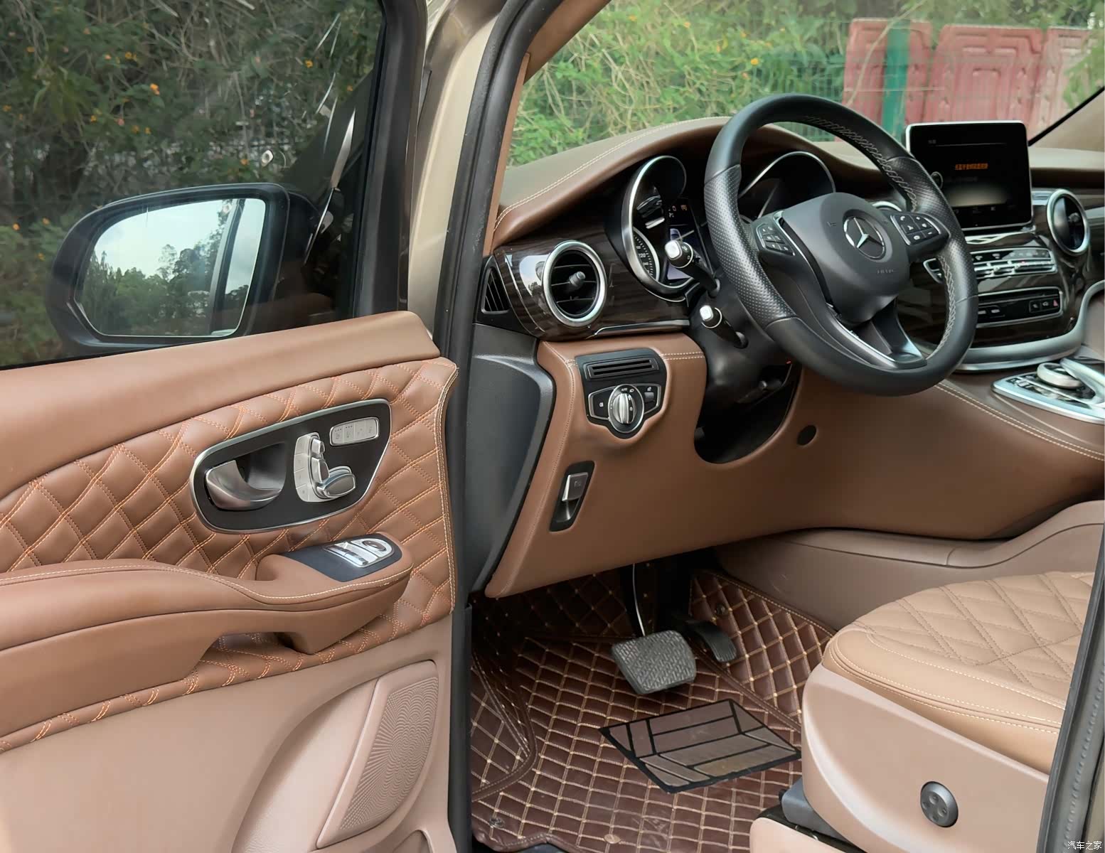 Mercedes-Benz V-Class, 2018 14