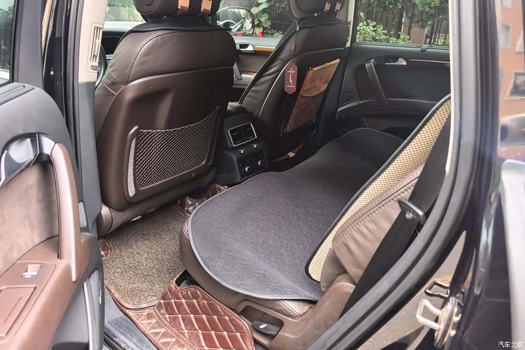 Audi Q7, 2015 11