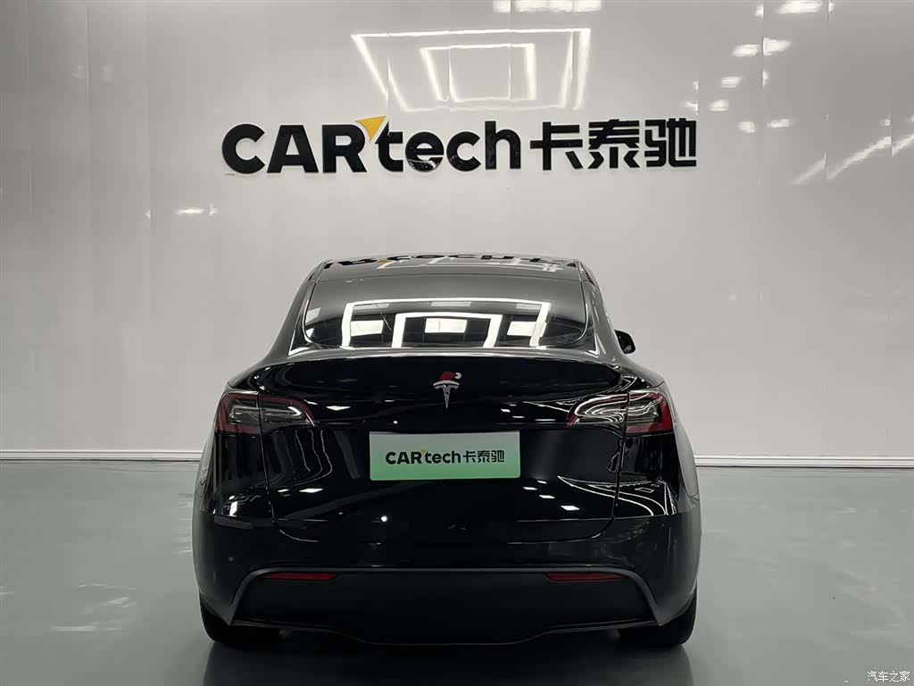 Tesla Model Y, 2022 4