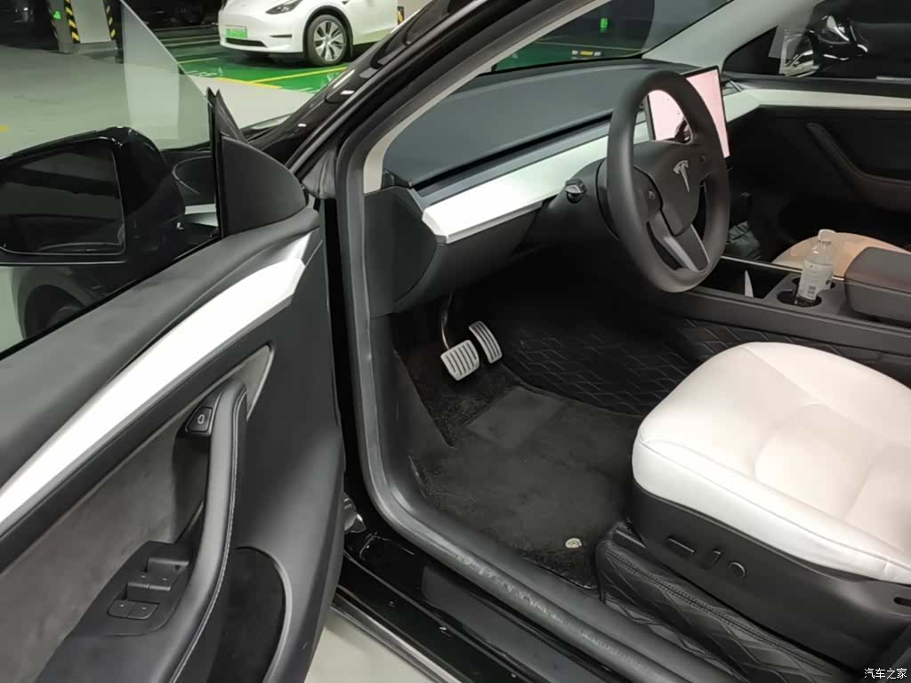 Tesla Model Y, 2022 16