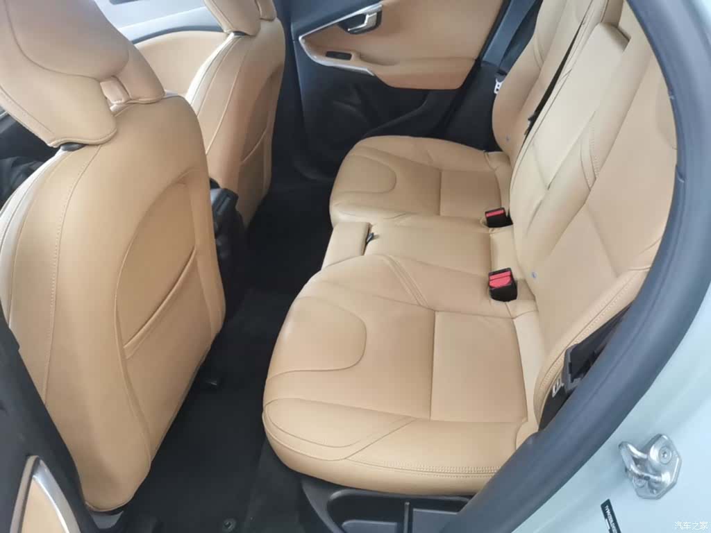 Volvo V40, 2017 17