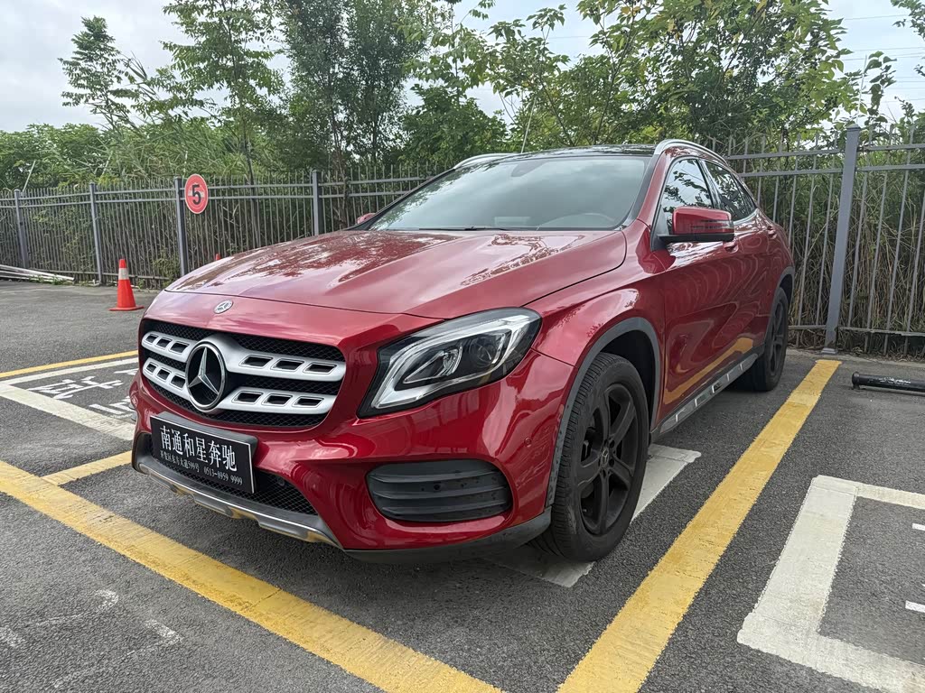 Mercedes-Benz GLA