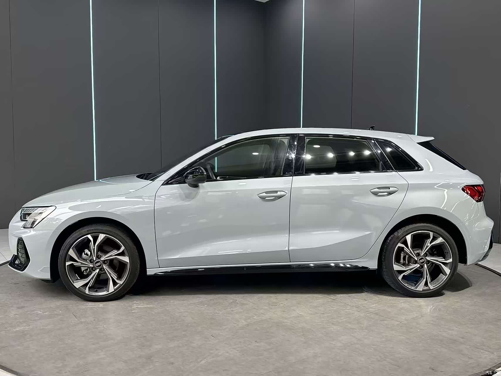 Audi Flying Spur, 2025 все фото