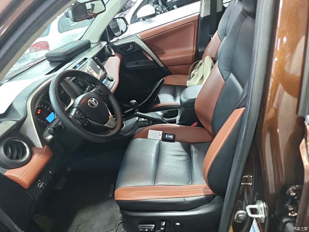 Toyota RAV4, 2016 15